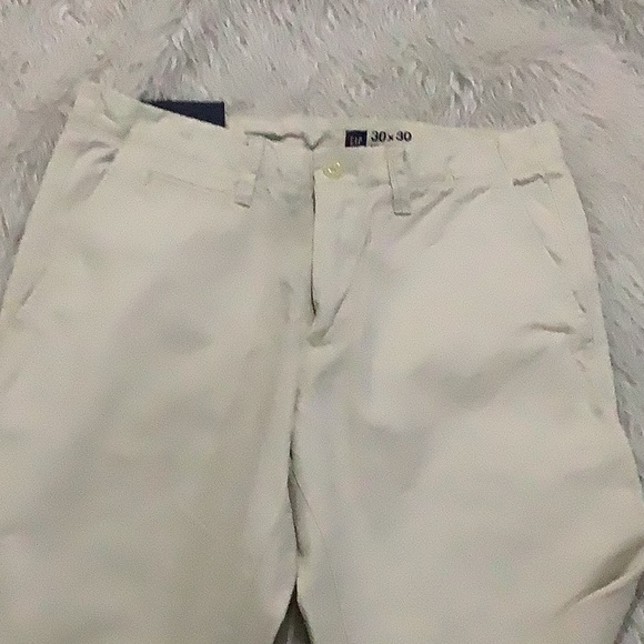 Gap men’s mid rise straight khaki uniform school pants size 30x30 NEW - Picture 2 of 8